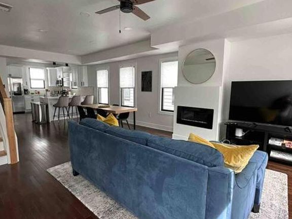 3rd image of 307 Arlington Ave #2