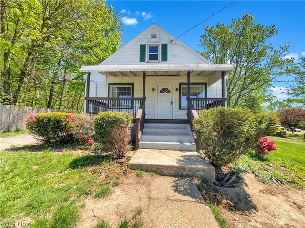 1745 S Arlington St, Akron, OH 44306