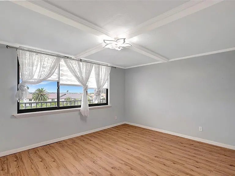 1581 Gulf Blvd #302N — Photo 21