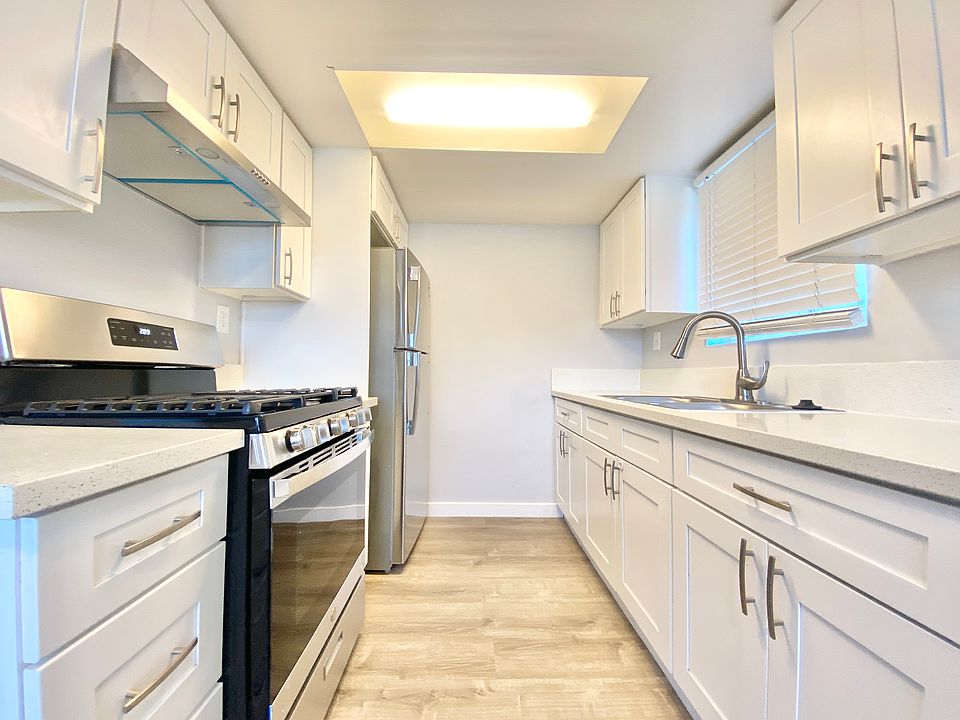 1st image of 11933 Hart St #2