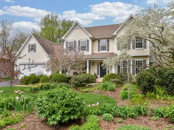 34W288 Sunset Dr, Batavia, IL 60510