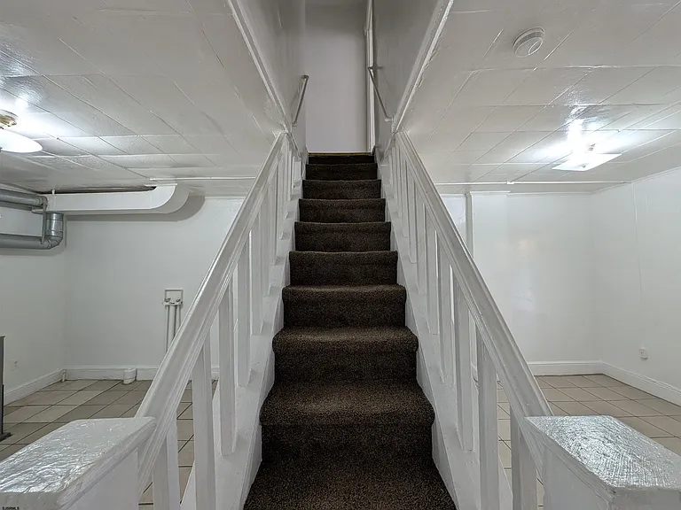 349 N Ocean Ave — Photo 8