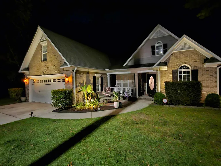 235 Sellhorn Blvd — Photo 1