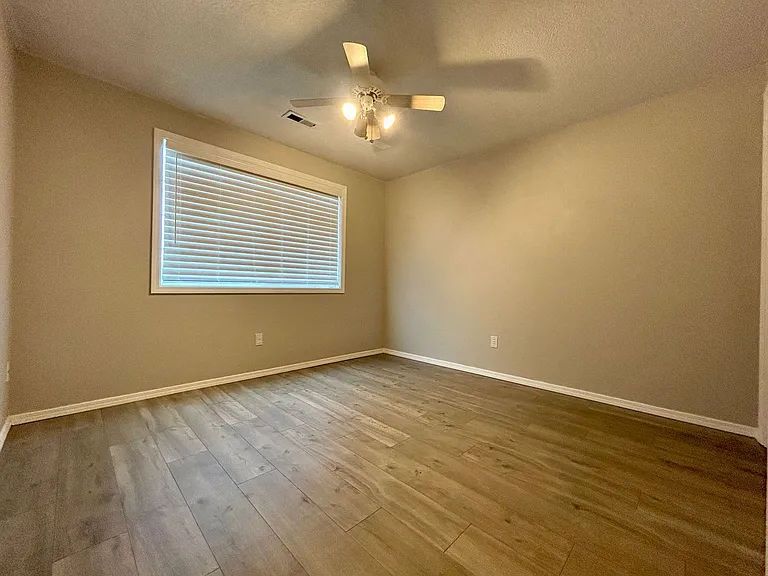 3001 NE 160th Ct — Photo 16