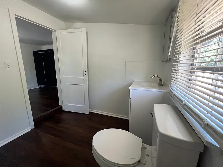 621 W Jones Ave #A — Photo 13