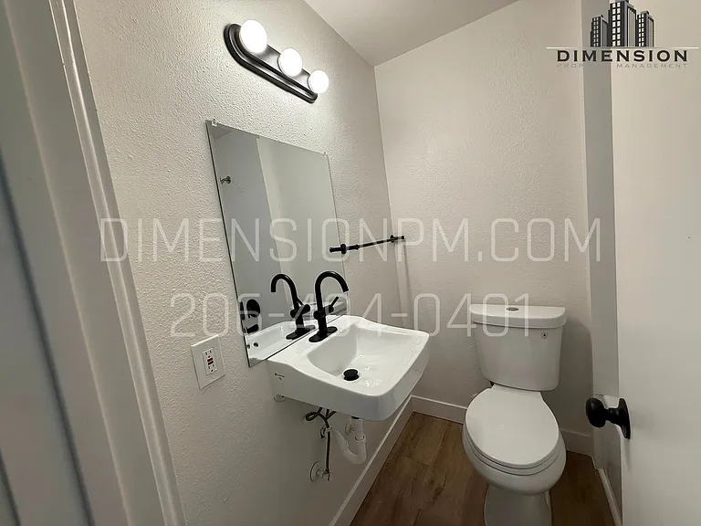 Skyway Apartments — Photo 15
