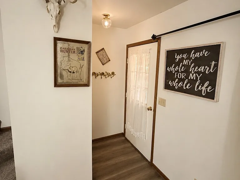 529 Walnut St — Photo 4