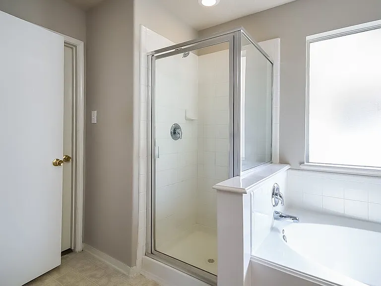 18407 Knob Hill Lake Ln — Photo 12