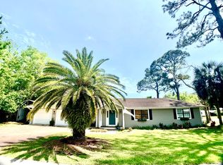 192 Avenue G, Apalachicola, FL 32320