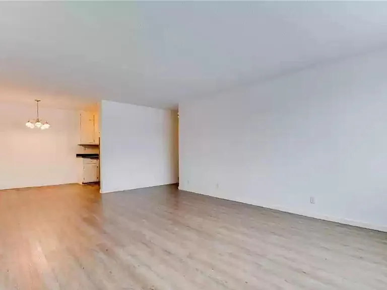 2500 Blaisdell Ave #208 — Photo 3