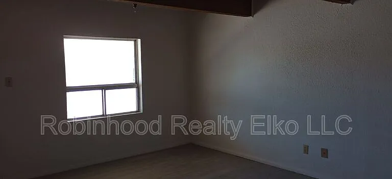 340 6th St #27 — Photo 4