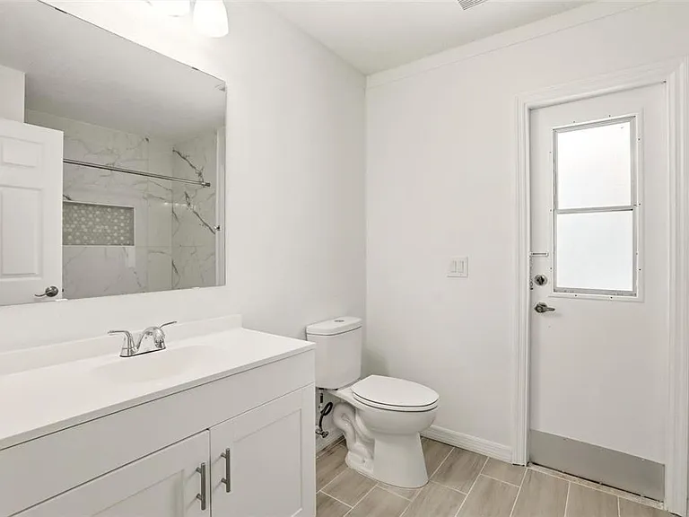830 Columbia St — Photo 25