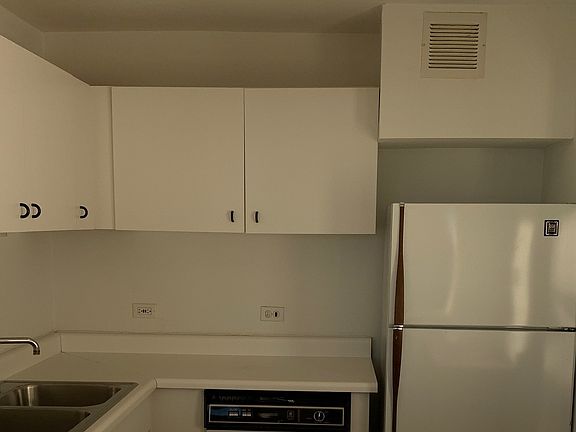 4th image of 3660 N Lake Shore Dr APT 4612