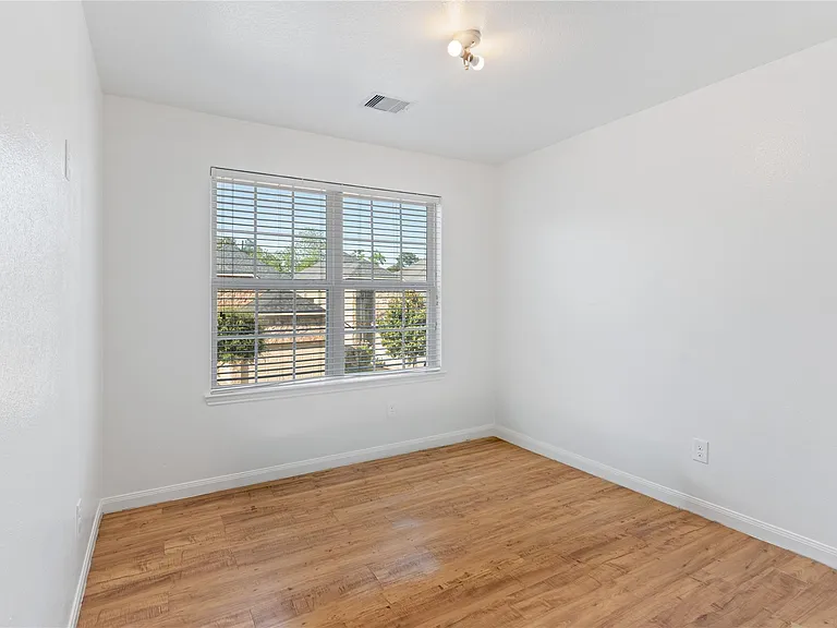 11017 Panther Ct — Photo 18