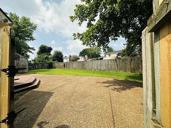 4th image of 2928 Sheana Way