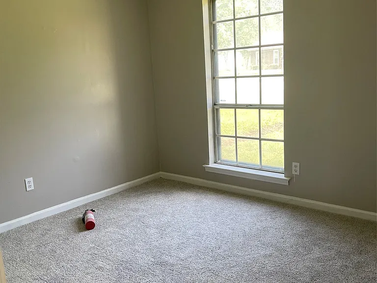518 W Wilding Dr — Photo 8