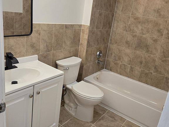 4th image of 35 N 16th St
