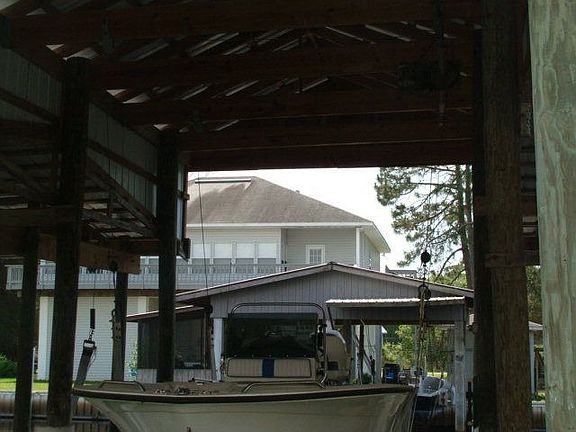 Big slip for gulf boat