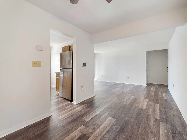 Foxridge Apartment Homes — Photo 173