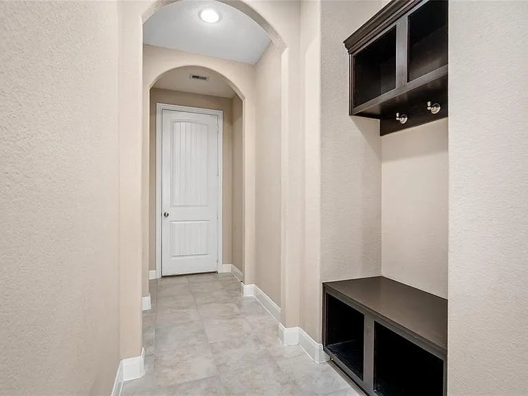 21914 Avalon Queen Dr — Photo 25
