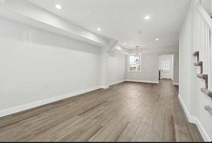 1513 N Kenwood Ave — Photo 5