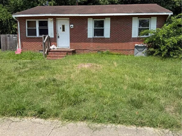 47 Lacrosse St, Hampton, VA 23663