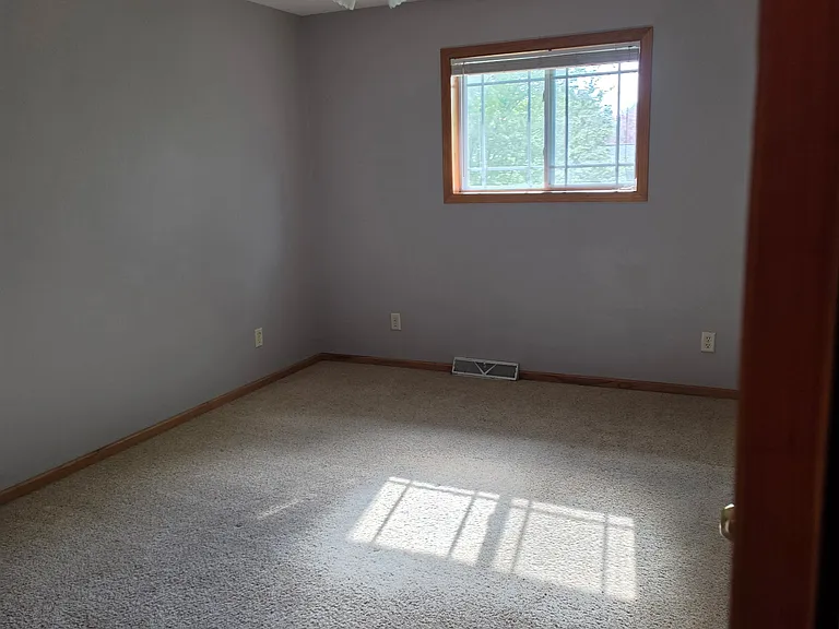 1008 Georgene St — Photo 15