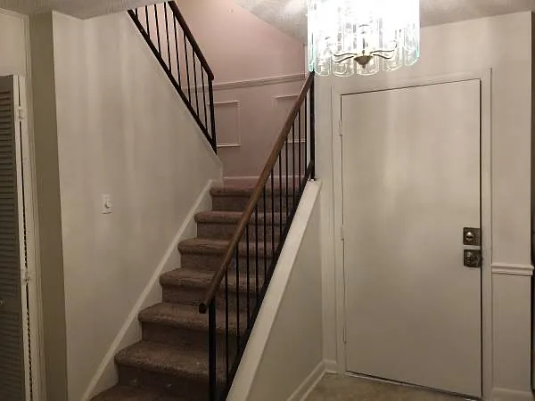 3 bed, 2.5 bath, 1319 sqft, $1,700 — Photo 3