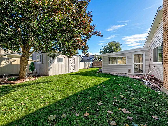 5th image of 2248 E Sadie Dr