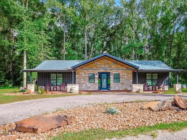 6409 Medley Rd, New Waverly, TX 77358