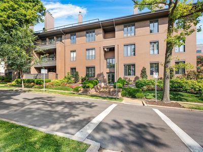 202 N Brentwood Blvd APT 1C, Saint Louis, MO, 63105
