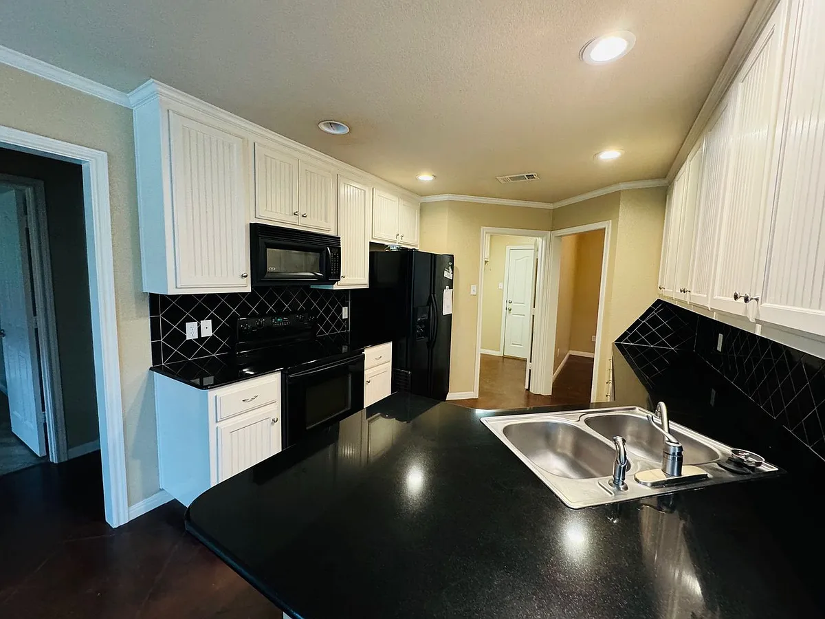 Building Photo - 10609 Rayburn Way