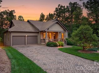 2 Green Drake Ct, Candler, NC 28715
