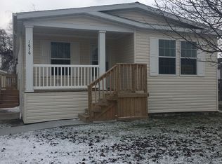 1676 Augusta Dr, Hartland, MI 48353