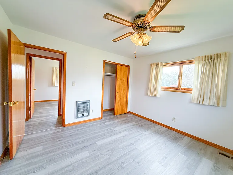 927 E Jefferson St — Photo 29
