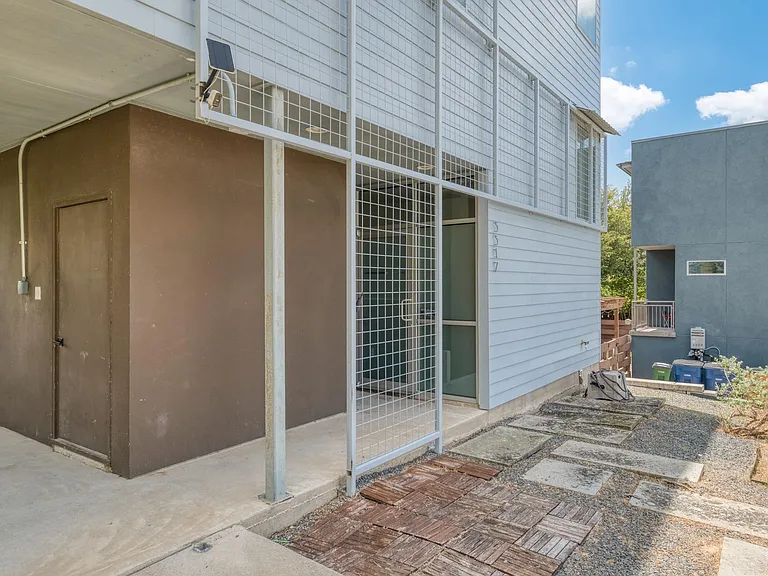 5517 Agatha Cir — Photo 4
