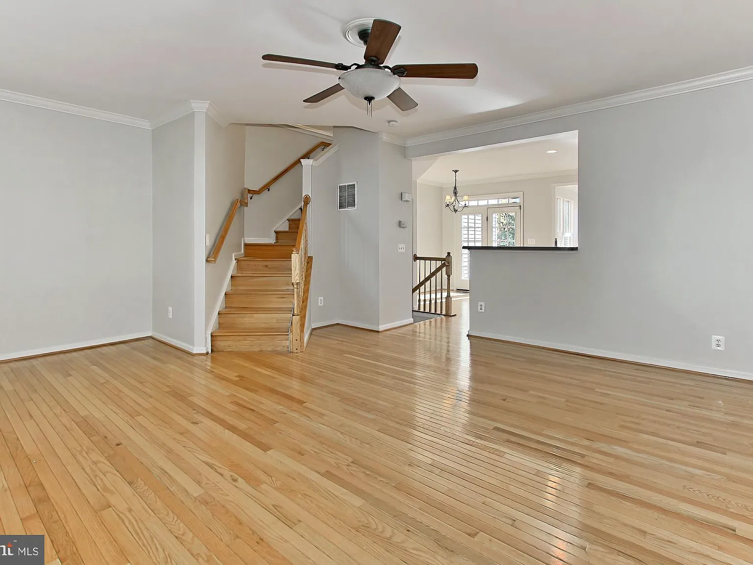 3 bed, 2.5 bath, 2116 sqft, $4,300 — Photo 4