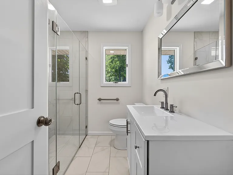 101 Sheldon St — Photo 14