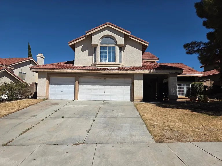38840 Edgemont Dr — Photo 2