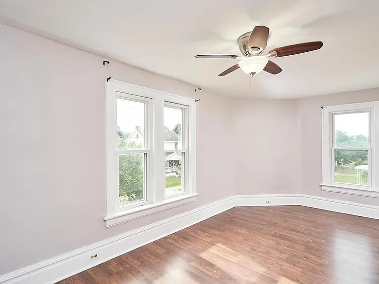 1214 Beardsley St — Photo 6