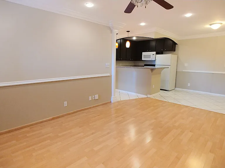 Carmel Heights Apts — Photo 17