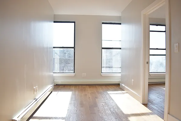 Rented by EXR | media 8