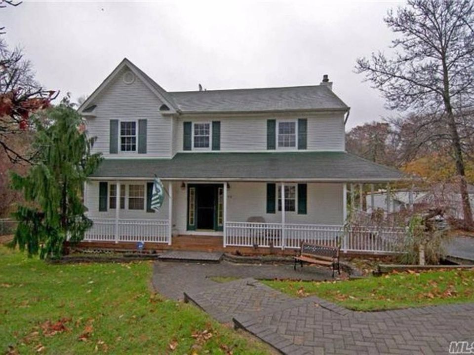 77 Locust Blvd, Lake Ronkonkoma, NY 11779 Zillow