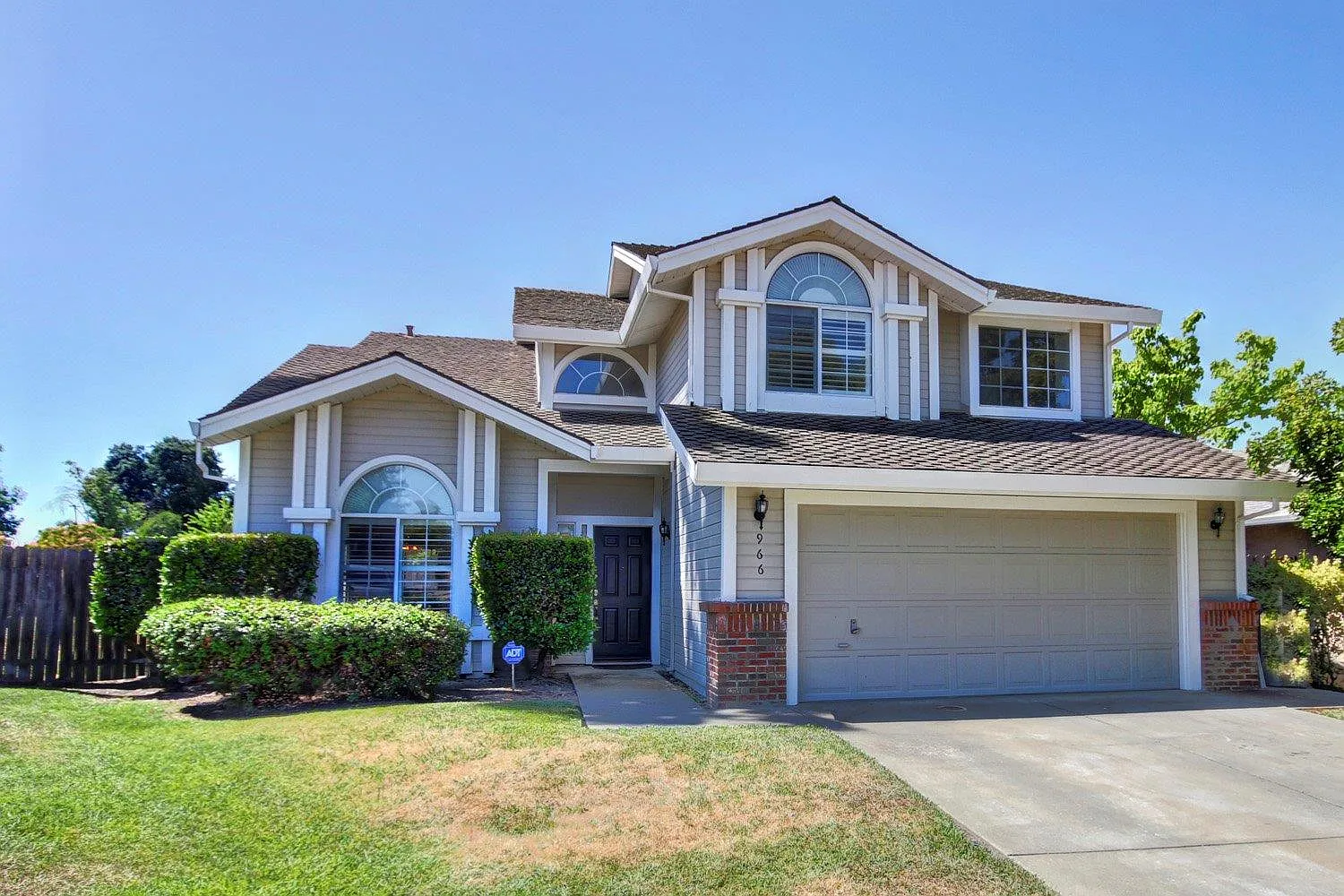 966 Dondra Way photo 1