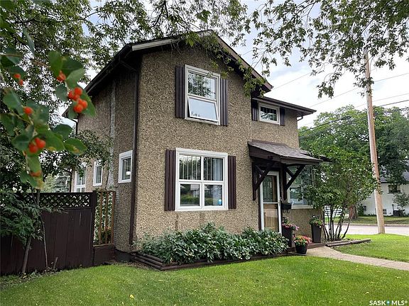 2nd image of 400 21st St W