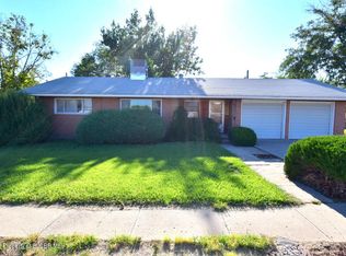 1005 N Buena Vista Ave, Farmington, NM 87401