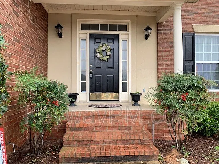 4890 Somerset Dr — Photo 2