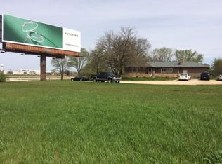 2290 Lancaster Rd, Cherry Valley, IL 61016