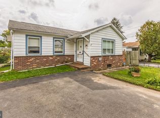 423 E Dutton Mill Rd, Brookhaven, PA 19015