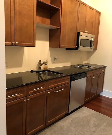 511 E 34th St #204 — Photo 2